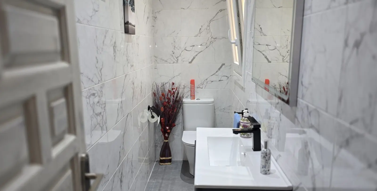 Sale of duplex in El Paraiso 10