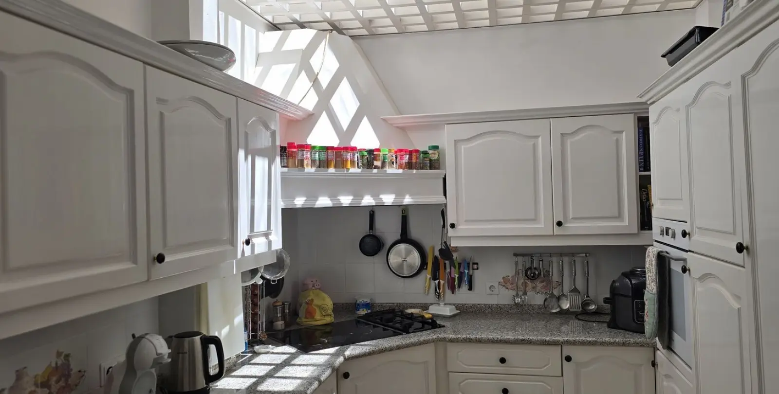 Sale of duplex in El Paraiso 12
