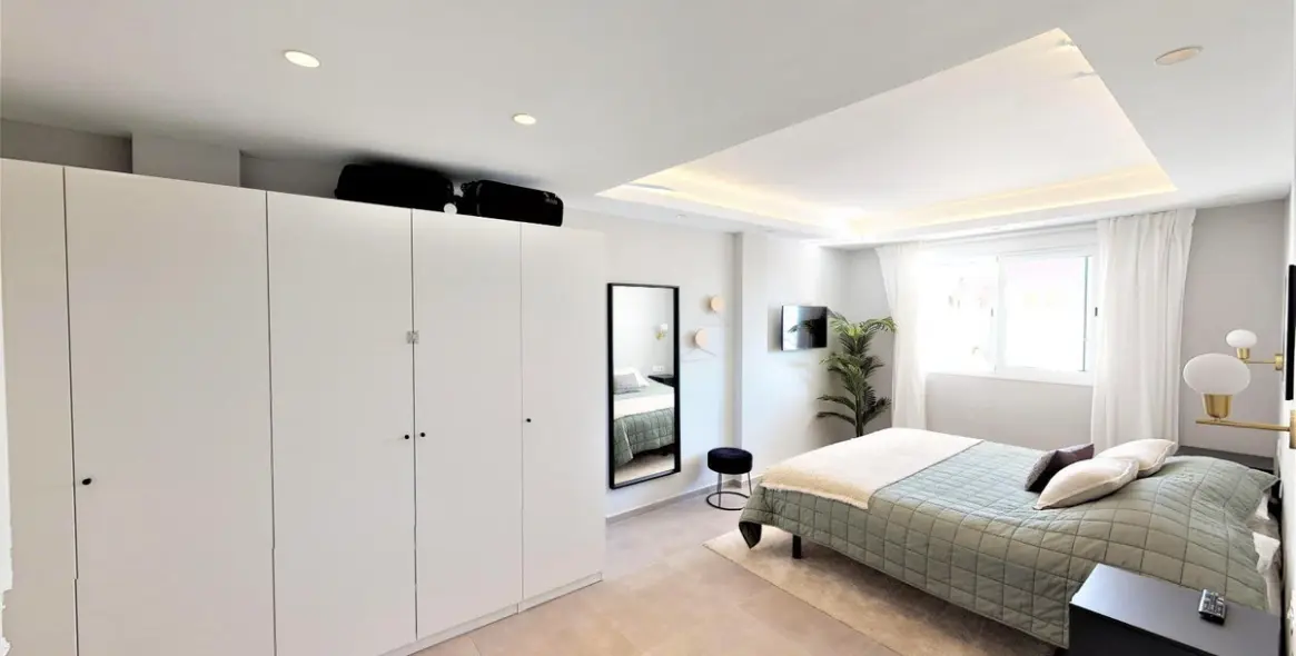 Sale of middle floor apartment in Nueva Andalucía 12