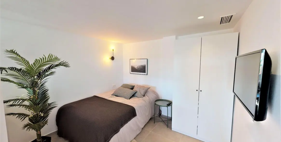 Sale of middle floor apartment in Nueva Andalucía 14