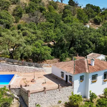 Продажа  отдельно стоящей виллы в Alhaurín el Grande