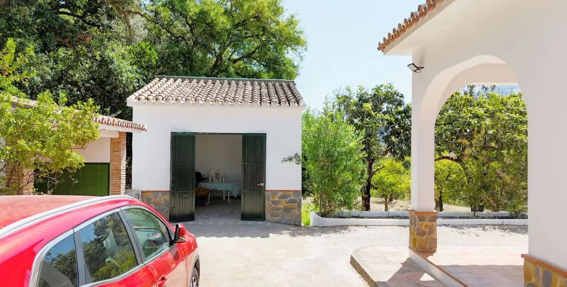 Продажа  отдельно стоящей виллы в Alhaurín el Grande 2