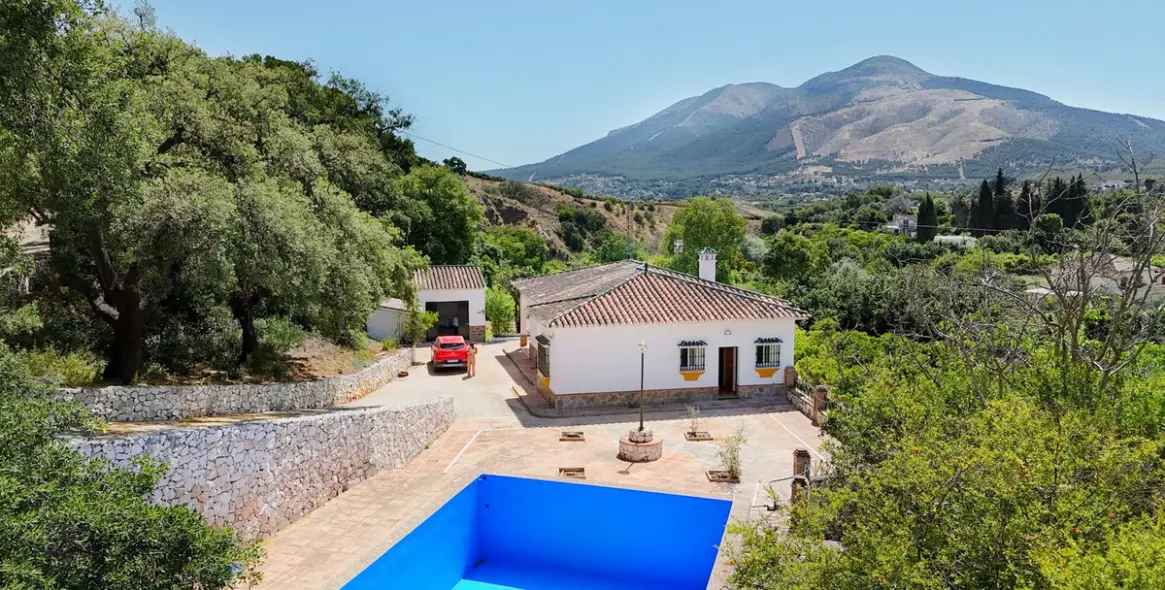 Продажа  отдельно стоящей виллы в Alhaurín el Grande 3