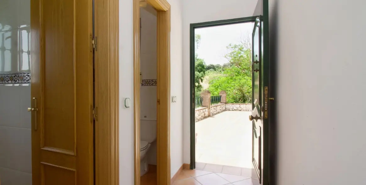 Продажа  отдельно стоящей виллы в Alhaurín el Grande 31