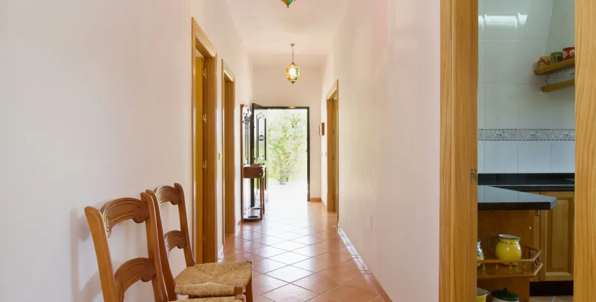 Продажа  отдельно стоящей виллы в Alhaurín el Grande 36