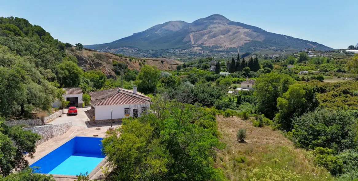 Продажа  отдельно стоящей виллы в Alhaurín el Grande 38