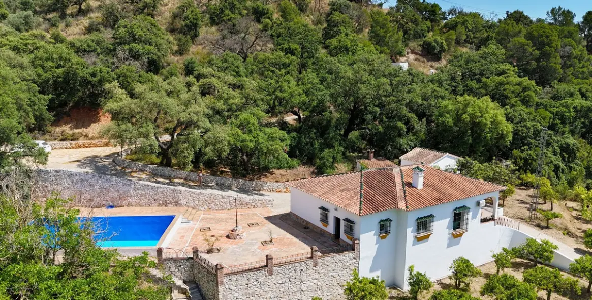 Продажа  отдельно стоящей виллы в Alhaurín el Grande 39