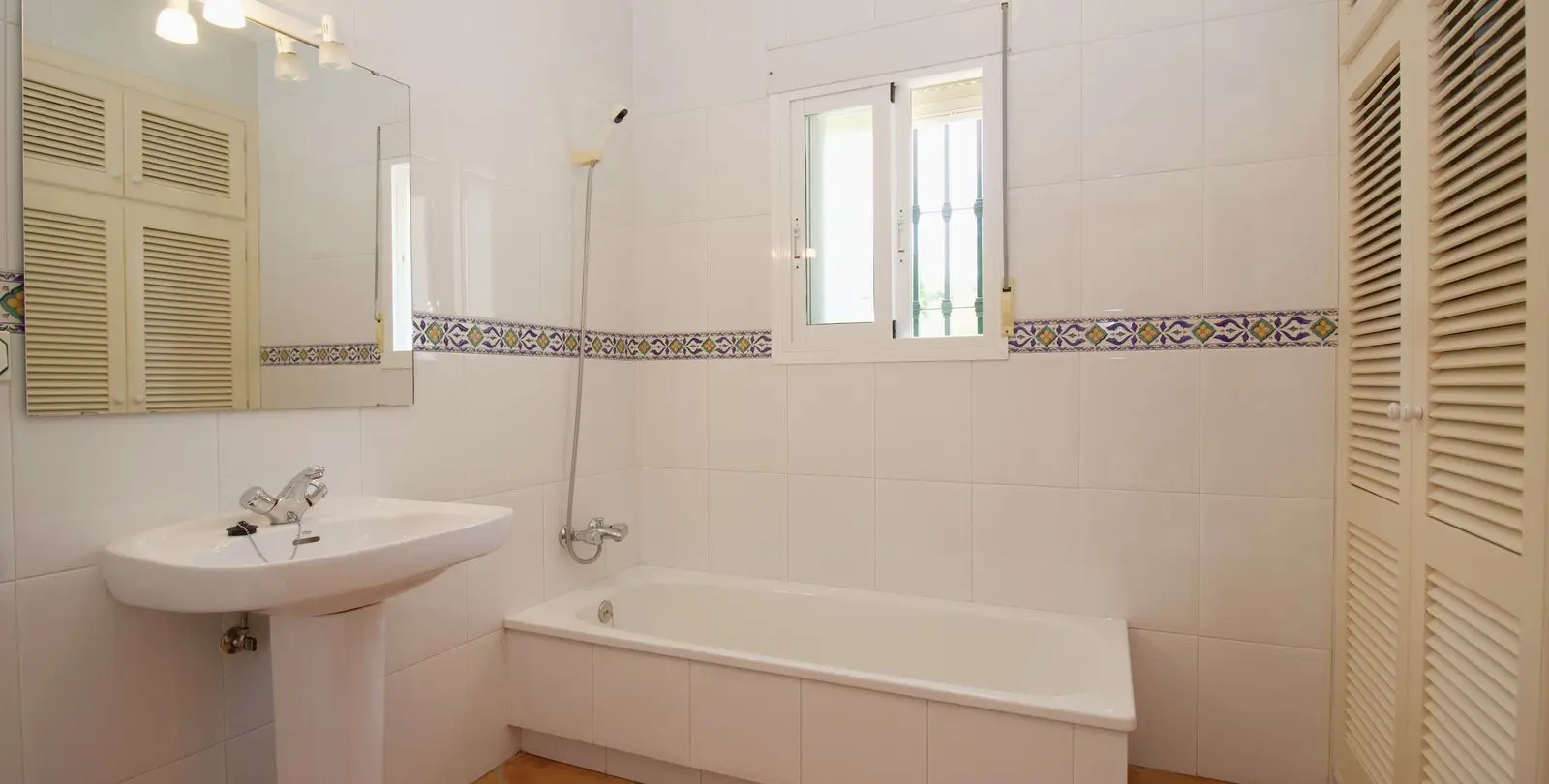 Продажа  отдельно стоящей виллы в Alhaurín el Grande 30