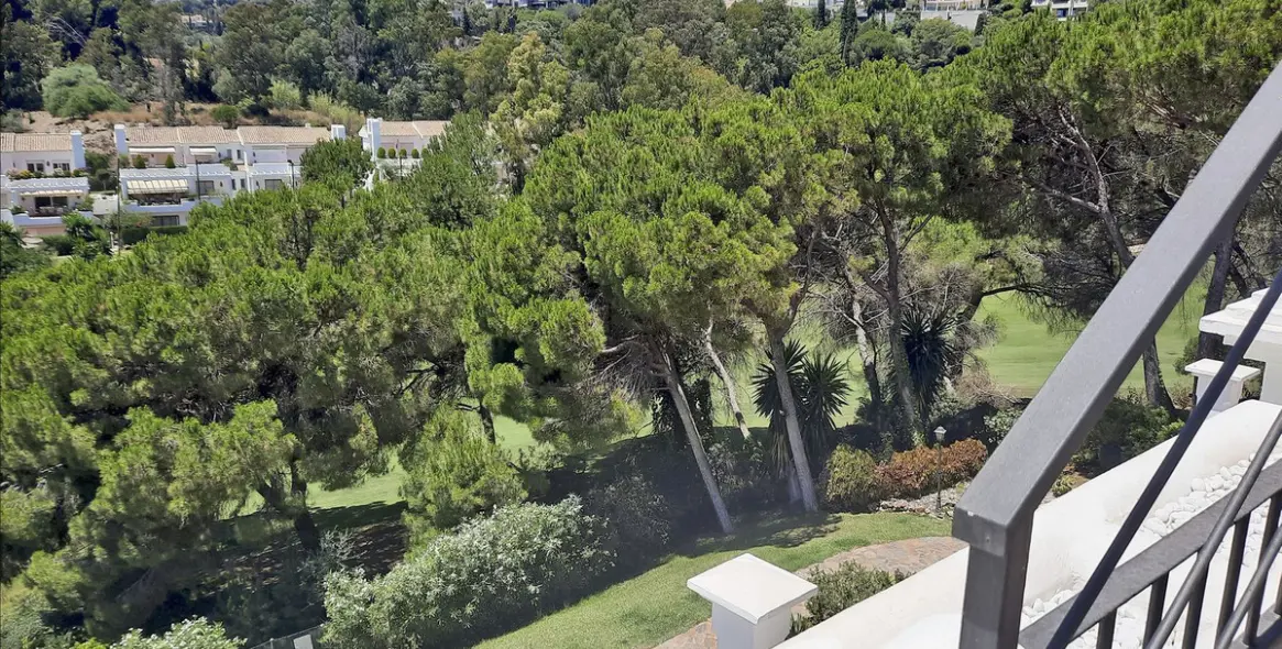 Venta de ático en La Quinta 32