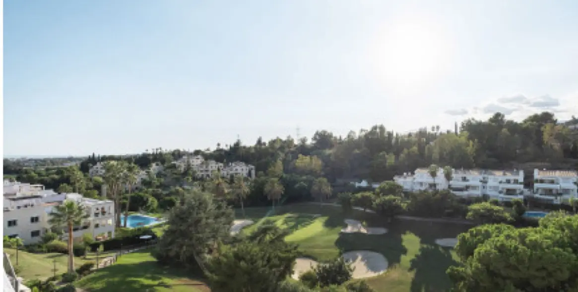 Venta de ático en La Quinta 33