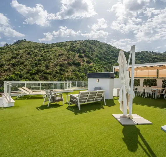 Sale of penthouse in Benahavís