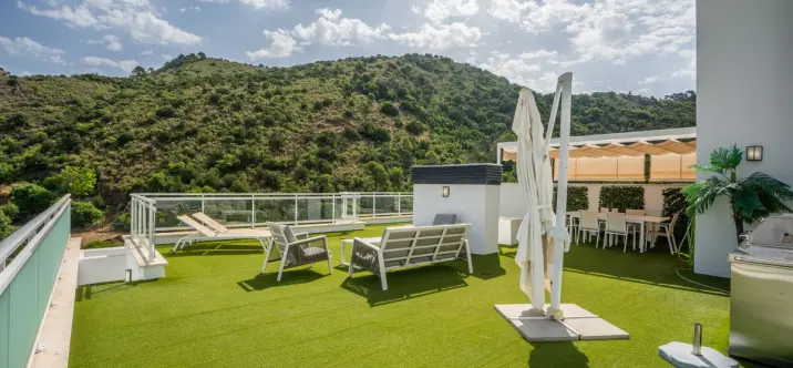 Sale of penthouse in Benahavís 0