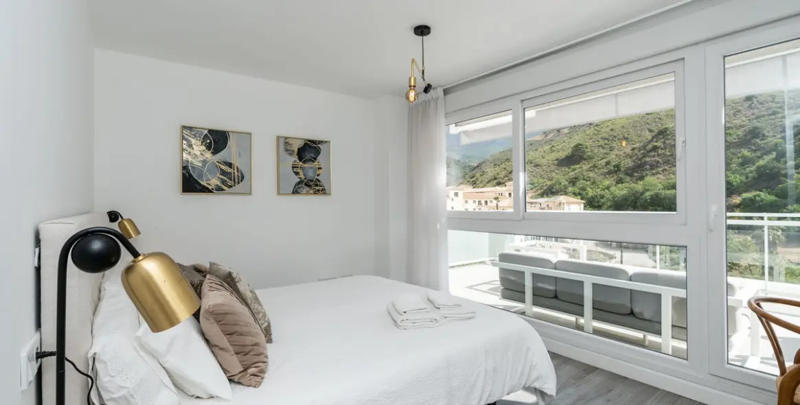 Sale of penthouse in Benahavís 2