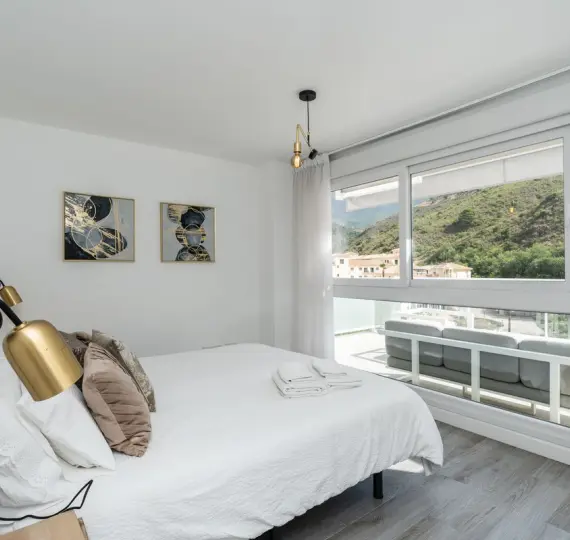 Sale of penthouse in Benahavís