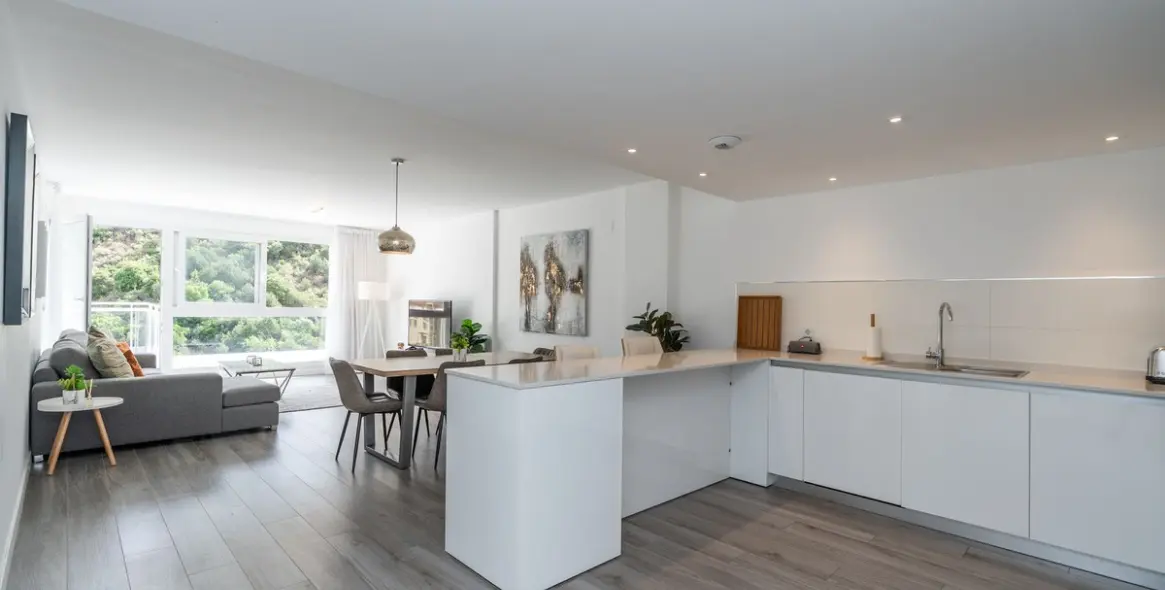 Sale of penthouse in Benahavís 13