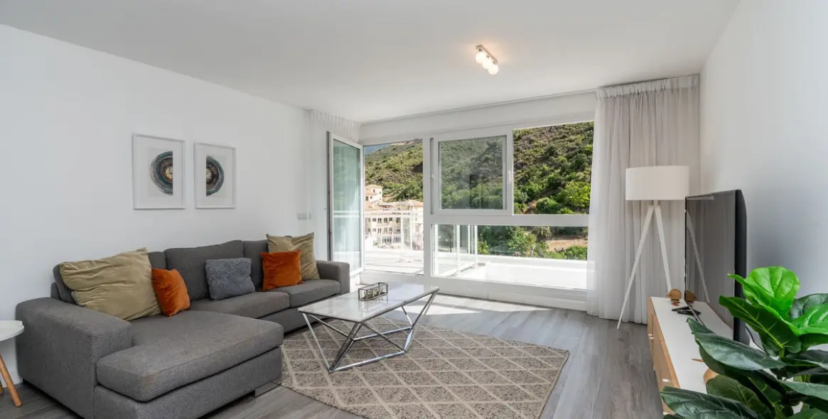 Sale of penthouse in Benahavís 18