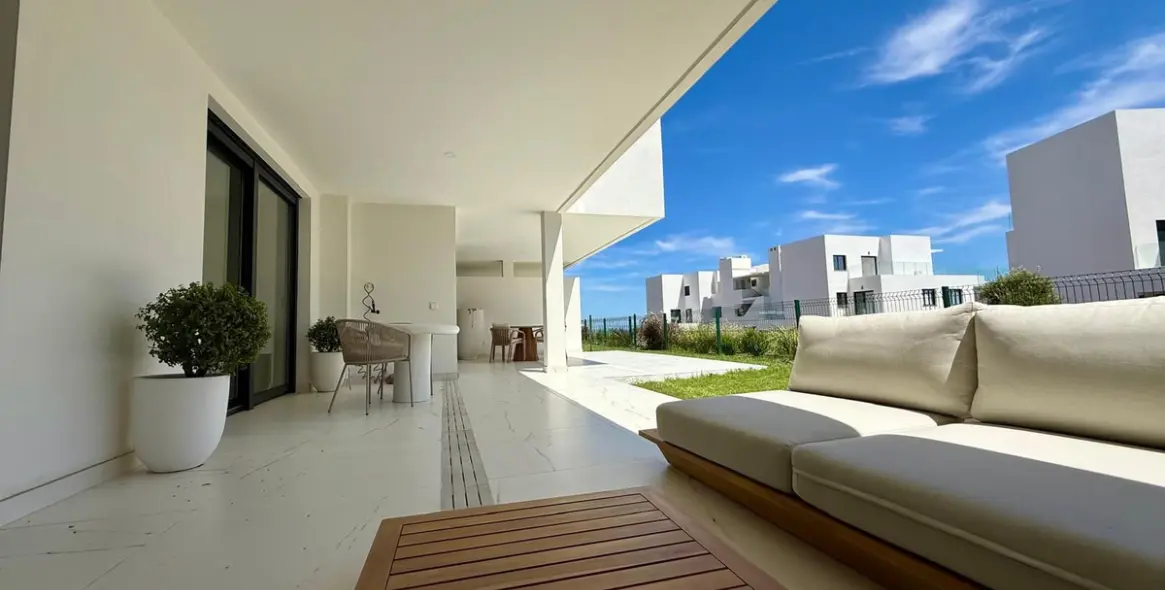 Sale of ground floor apartment in Casares Playa 8