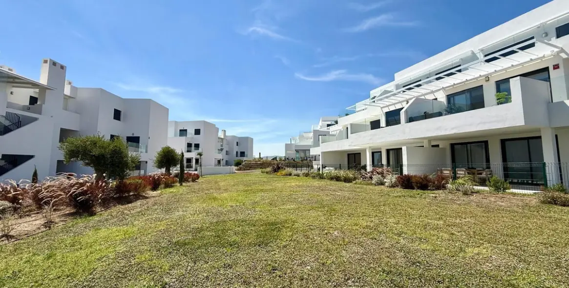 Sale of ground floor apartment in Casares Playa 20