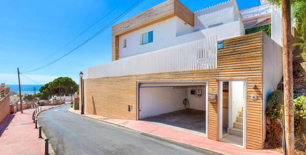 Sale of detached villa in Torreblanca 1