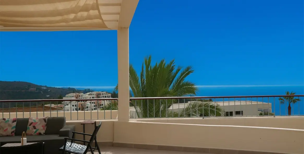 Sale of penthouse in Altos de los Monteros 1