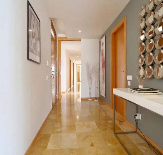 Sale of penthouse in Altos de los Monteros