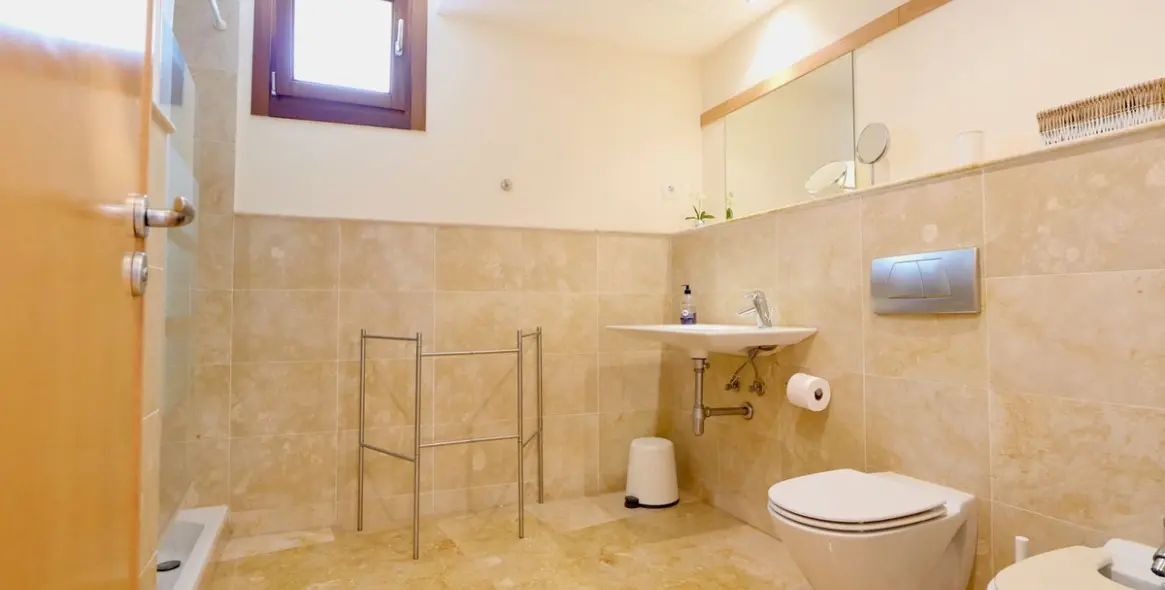 Sale of penthouse in Altos de los Monteros 14