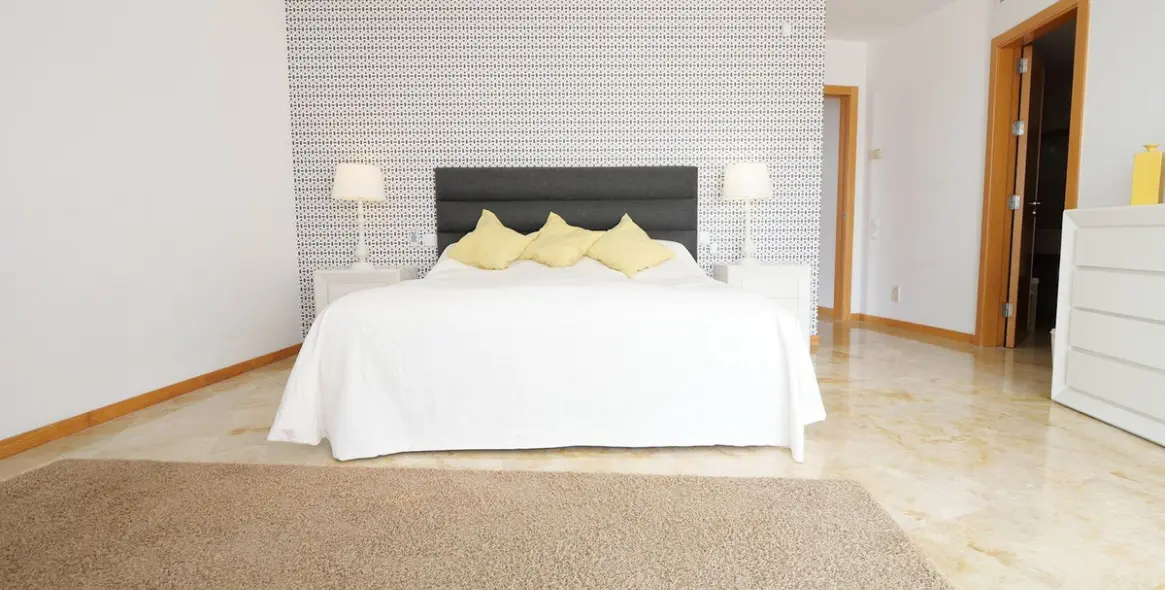 Sale of penthouse in Altos de los Monteros 20