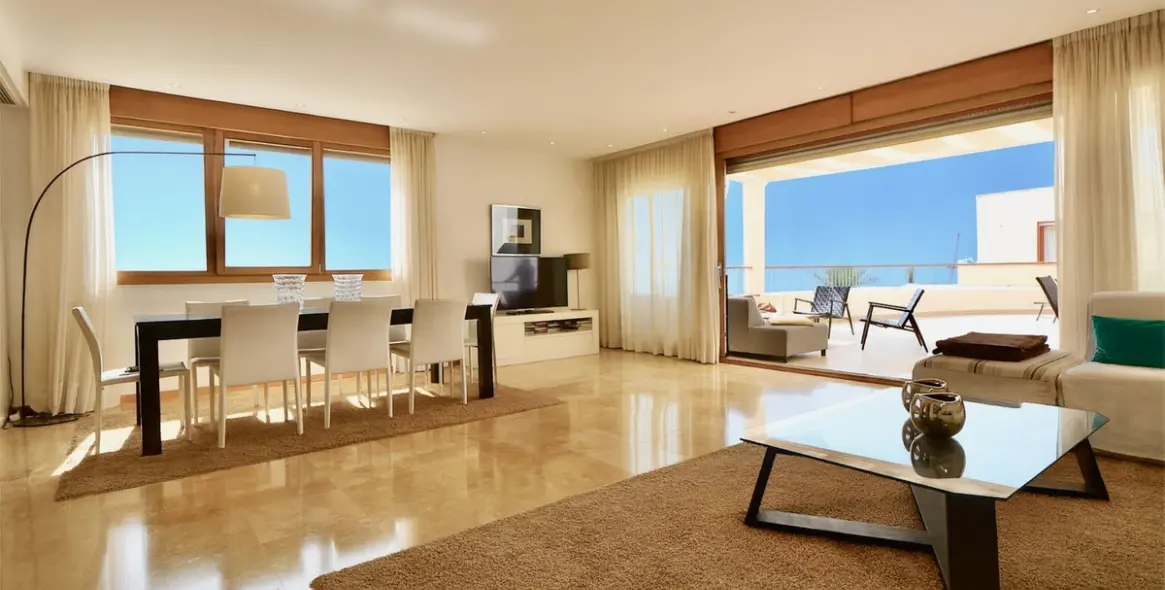 Sale of penthouse in Altos de los Monteros 4