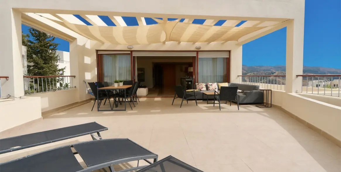 Sale of penthouse in Altos de los Monteros 5