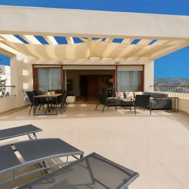 Venta de ático en Altos de los Monteros