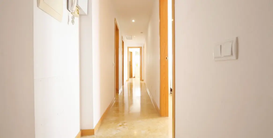 Sale of penthouse in Altos de los Monteros 18