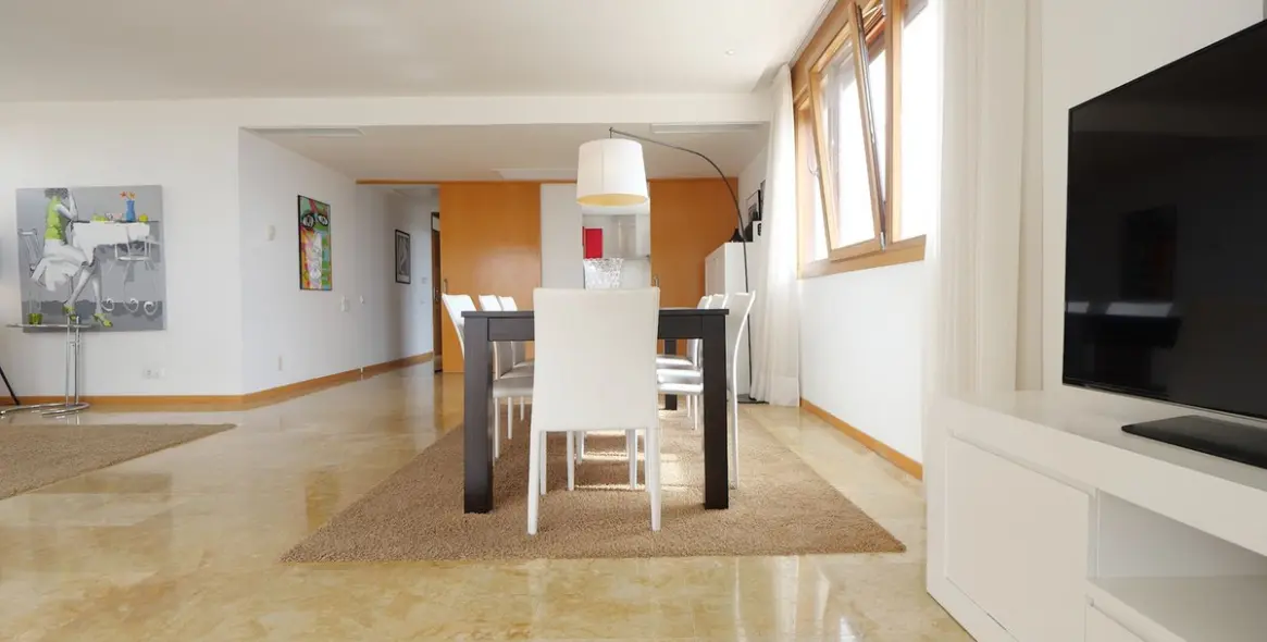 Sale of penthouse in Altos de los Monteros 24