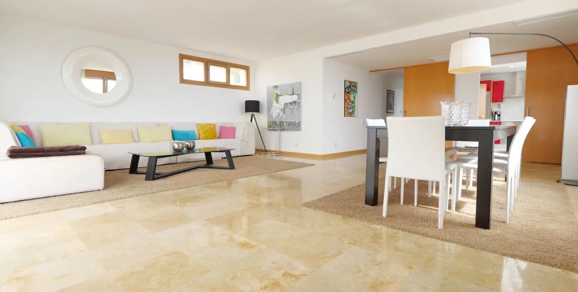 Sale of penthouse in Altos de los Monteros 25