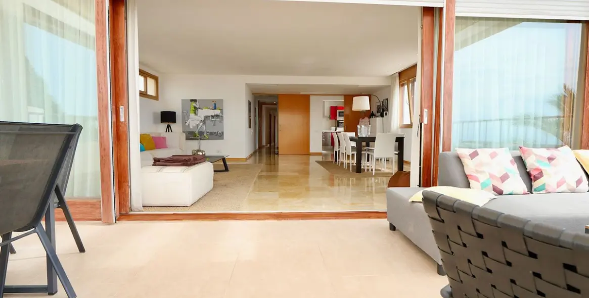 Sale of penthouse in Altos de los Monteros 26