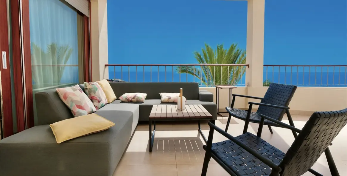 Sale of penthouse in Altos de los Monteros 27