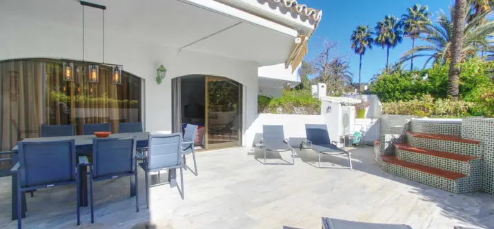 Venta de apartamento en planta baja en Elviria 0