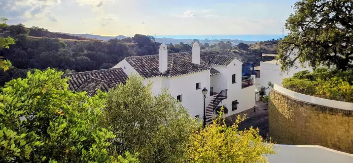 Sale of penthouse duplex in Altos de los Monteros 1