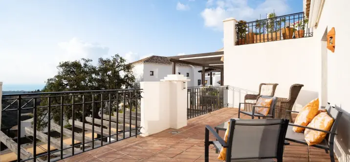 Sale of penthouse duplex in Altos de los Monteros 4