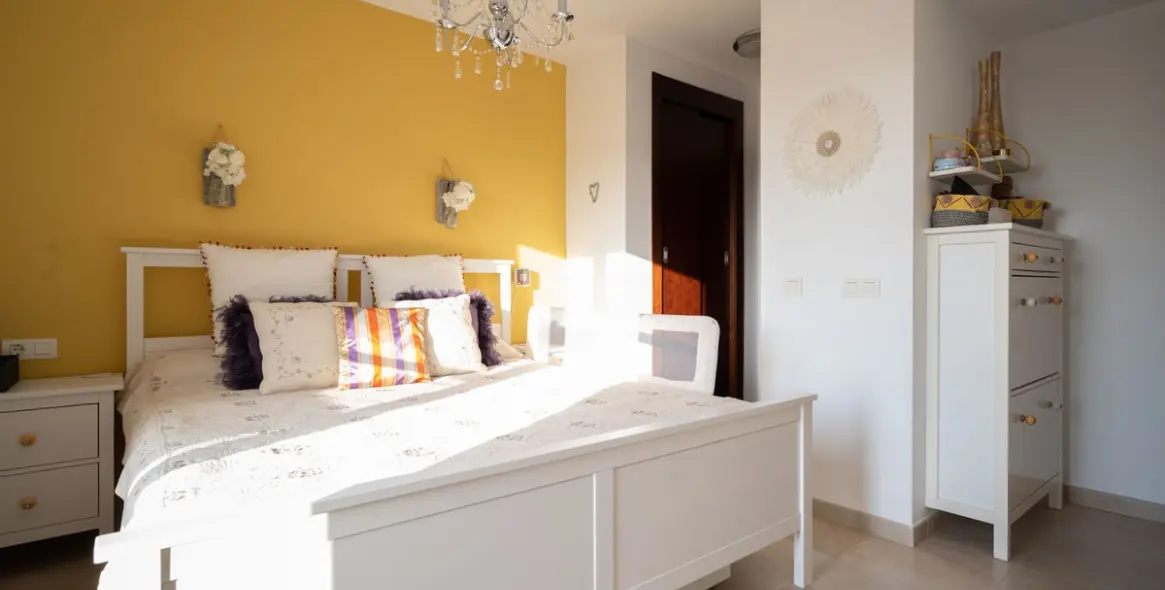 Sale of penthouse duplex in Altos de los Monteros 18