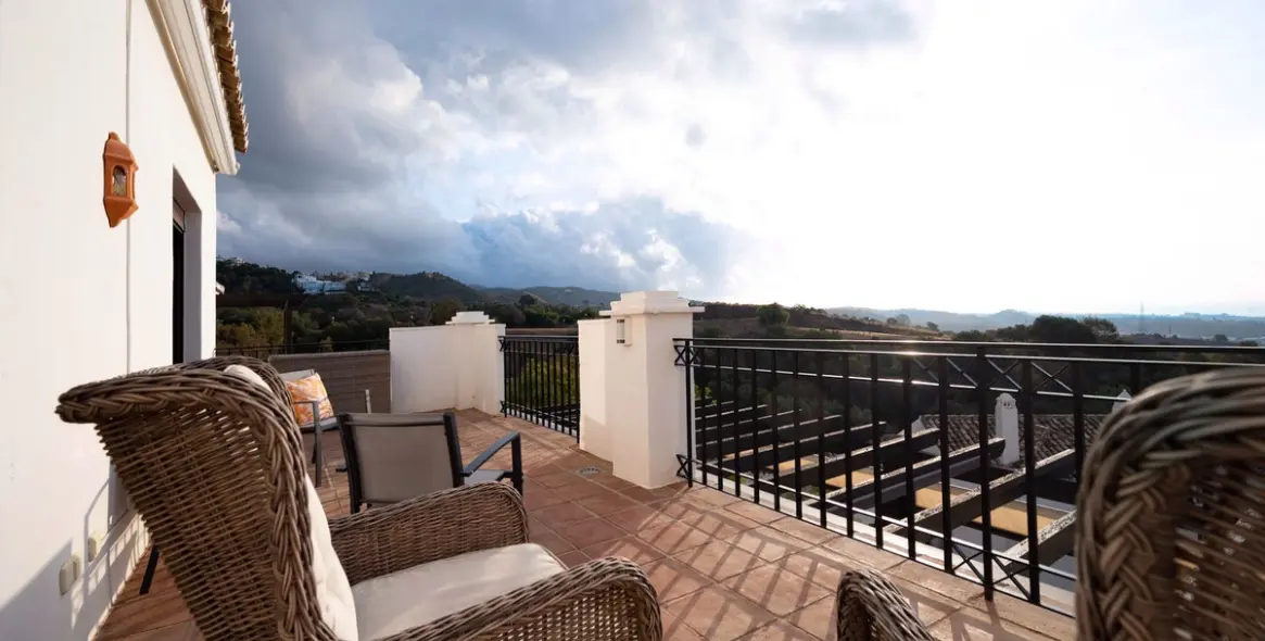 Sale of penthouse duplex in Altos de los Monteros 4