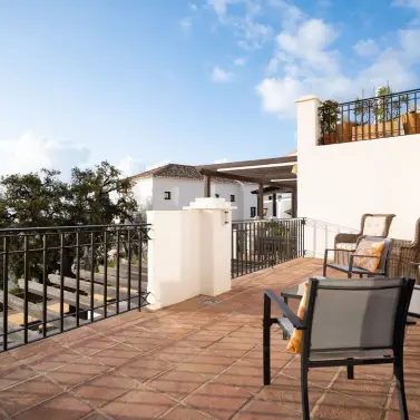 Продажа двухуровневого пентхауса в Altos de los Monteros