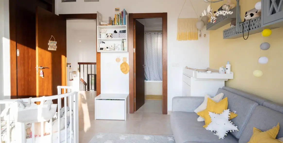 Продажа двухуровневого пентхауса в Altos de los Monteros 27