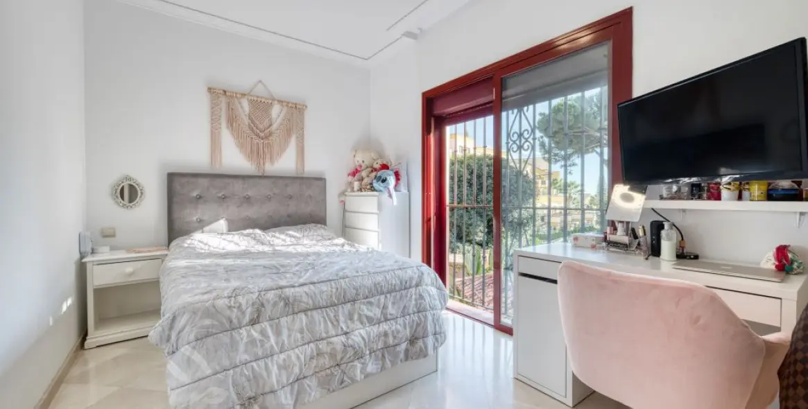 Sale of middle floor apartment in Marbella 6