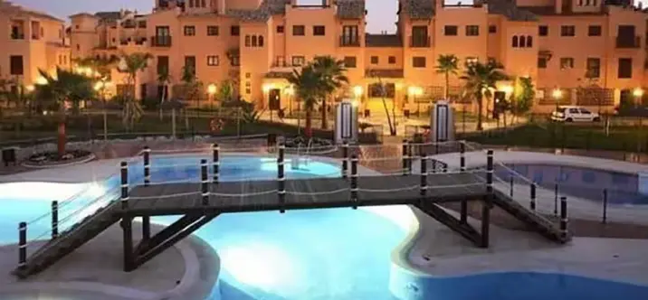 Продажа апартаментов на первом этаже в Hacienda del Sol 0