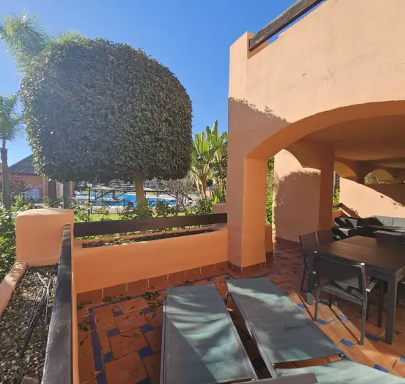 Продажа апартаментов на первом этаже в Hacienda del Sol