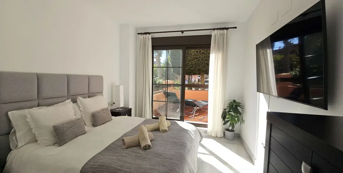 Sale of ground floor apartment in Hacienda del Sol 8