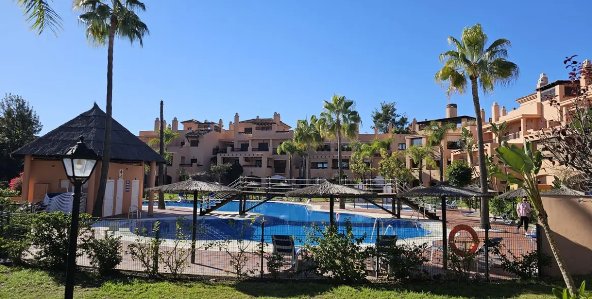 Venta de apartamento en planta baja en Hacienda del Sol 16