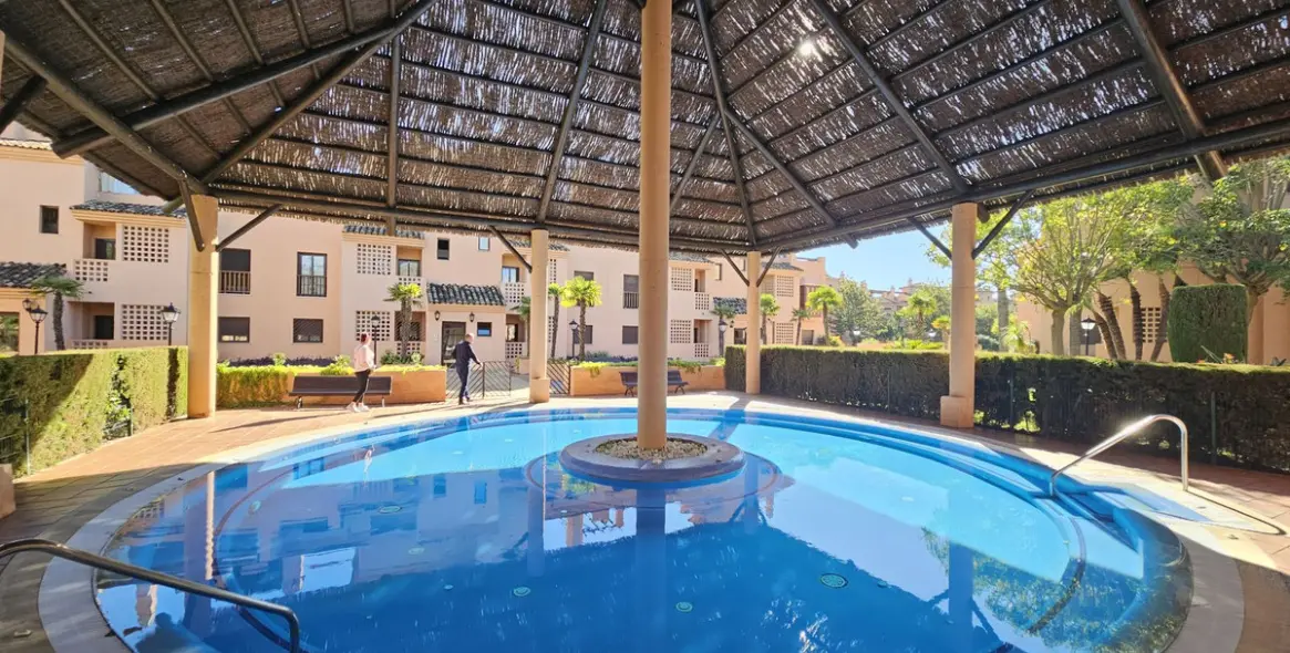 Venta de apartamento en planta baja en Hacienda del Sol 17