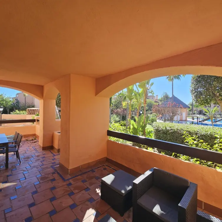 Продажа апартаментов на первом этаже в Hacienda del Sol