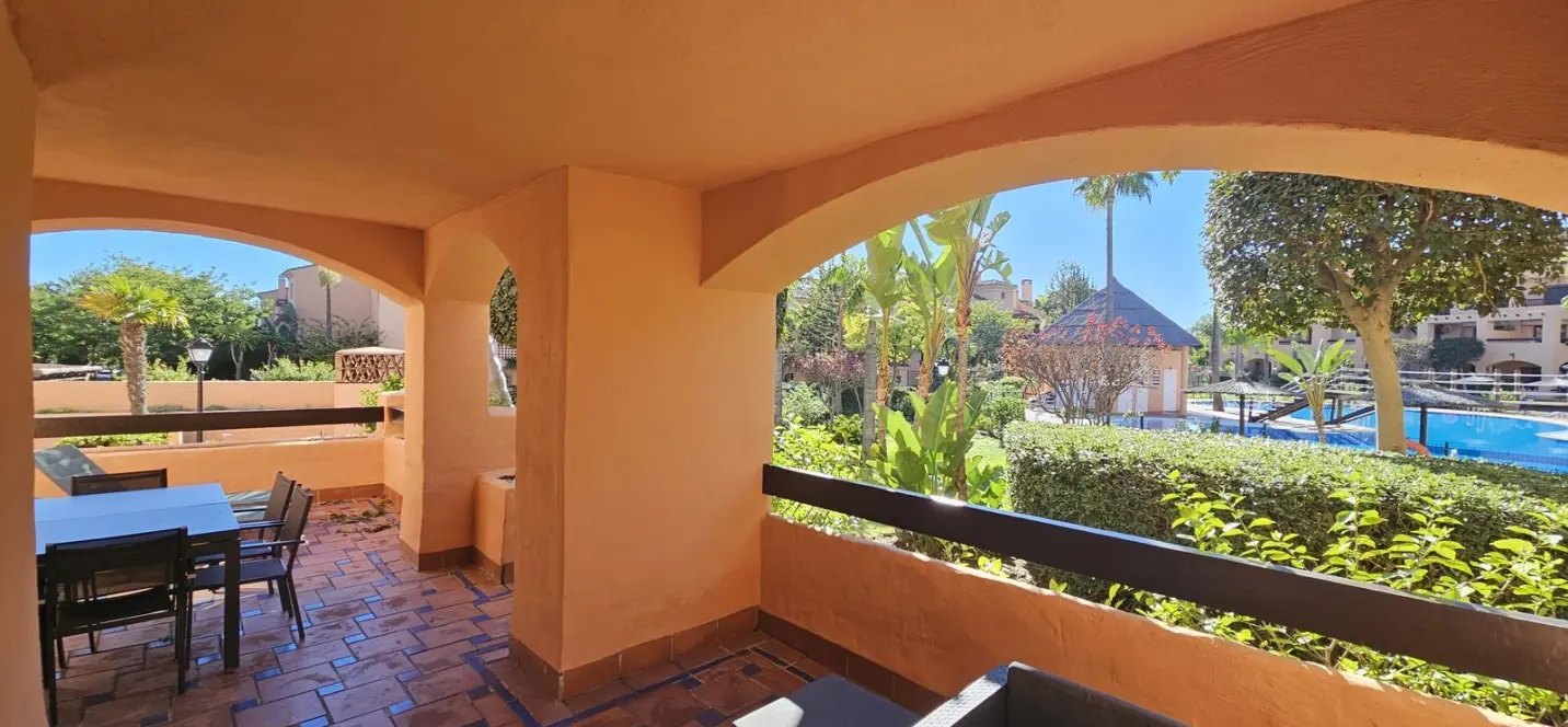 Продажа апартаментов на первом этаже в Hacienda del Sol 1